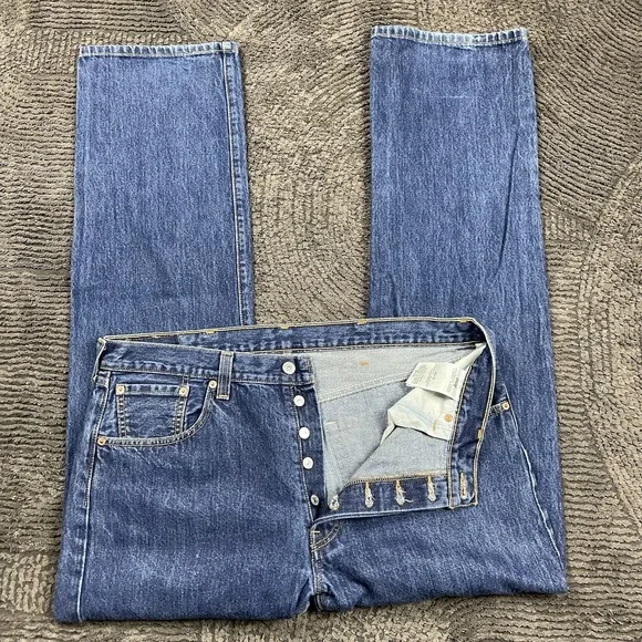 Levi's 501 Men's Jeans 38x33 Button Fly Straight Leg Blue Denim Medium Wash - Picture 2 of 9